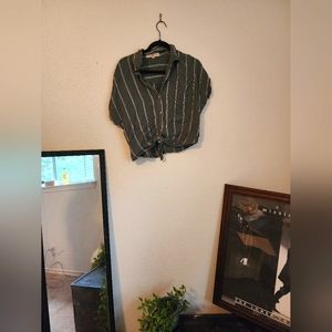 Flow Cropped Button Up Shirt | Size: XL